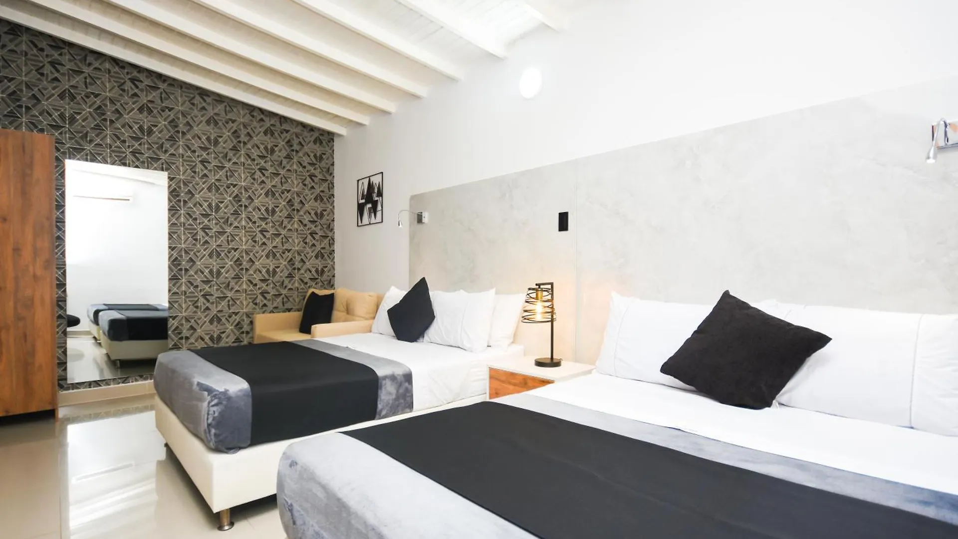 Naiot Hotel Boutique Medellín 4*,